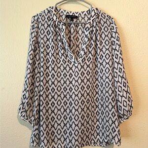 Banana Republic Black & White Ikat Print Blouse